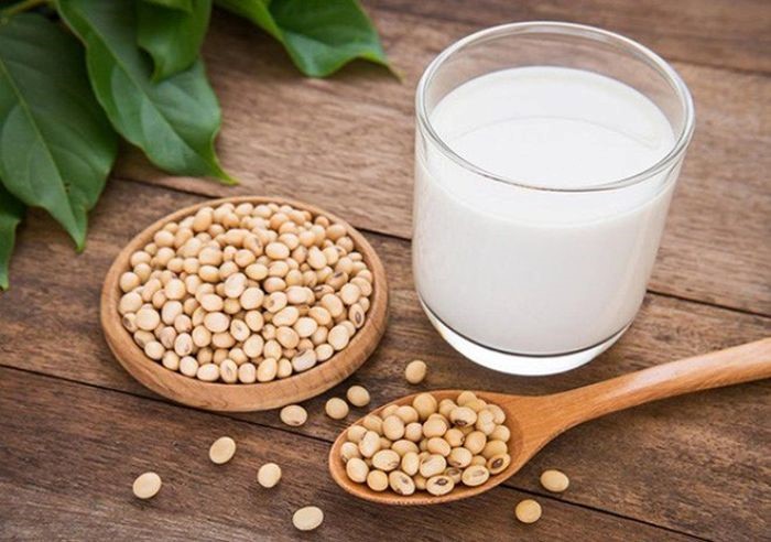 Trong sữa đậu nành có chứa nhiều thành phần dinh dưỡng tốt cho sức khỏe con người